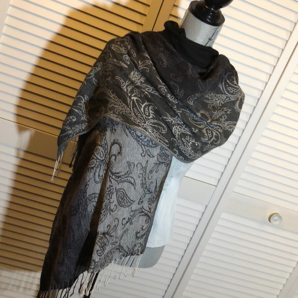 Pashmina beautiful black n silver wrap